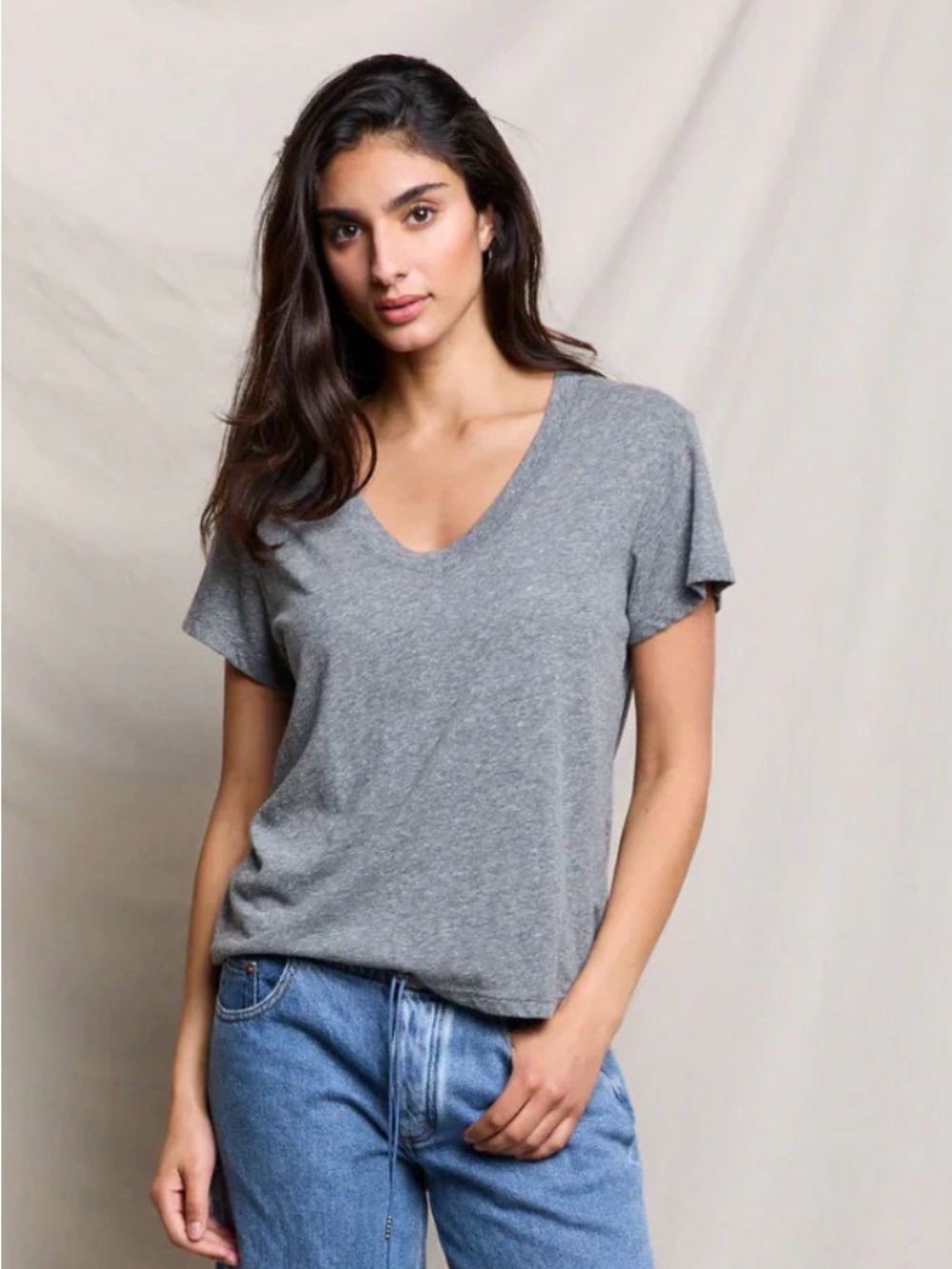 perfectwhitetee Women's Grey V-Neck Short Sleeve Tee